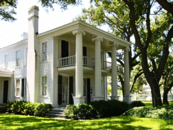 The Historic District That Best Shows the Past of This Texas City